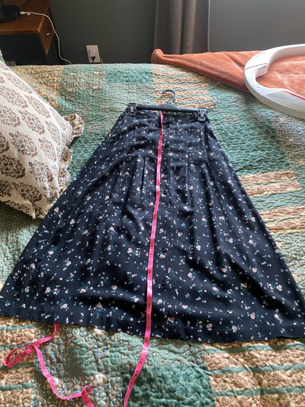 Vintage Button Up Ditsy Floral Midi Skirt with Elastic Waist - Picture 5 of 9